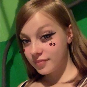 Meet your Posher, Layla